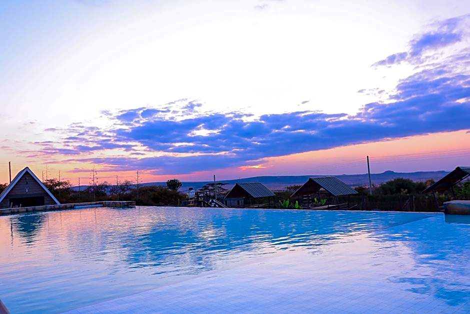 Outback Kenya Lodge
