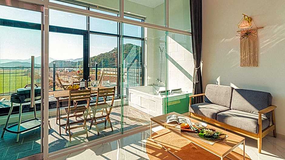 Majoong Pool Villa Pension