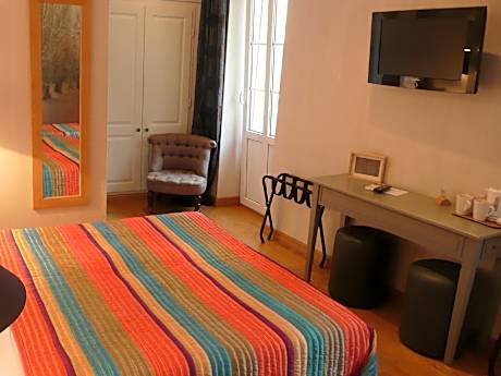 Deluxe Room (2-3 adults)