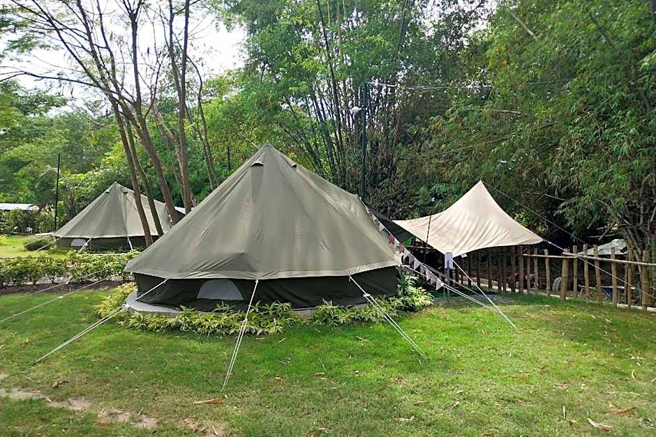 It my life cafe x camp