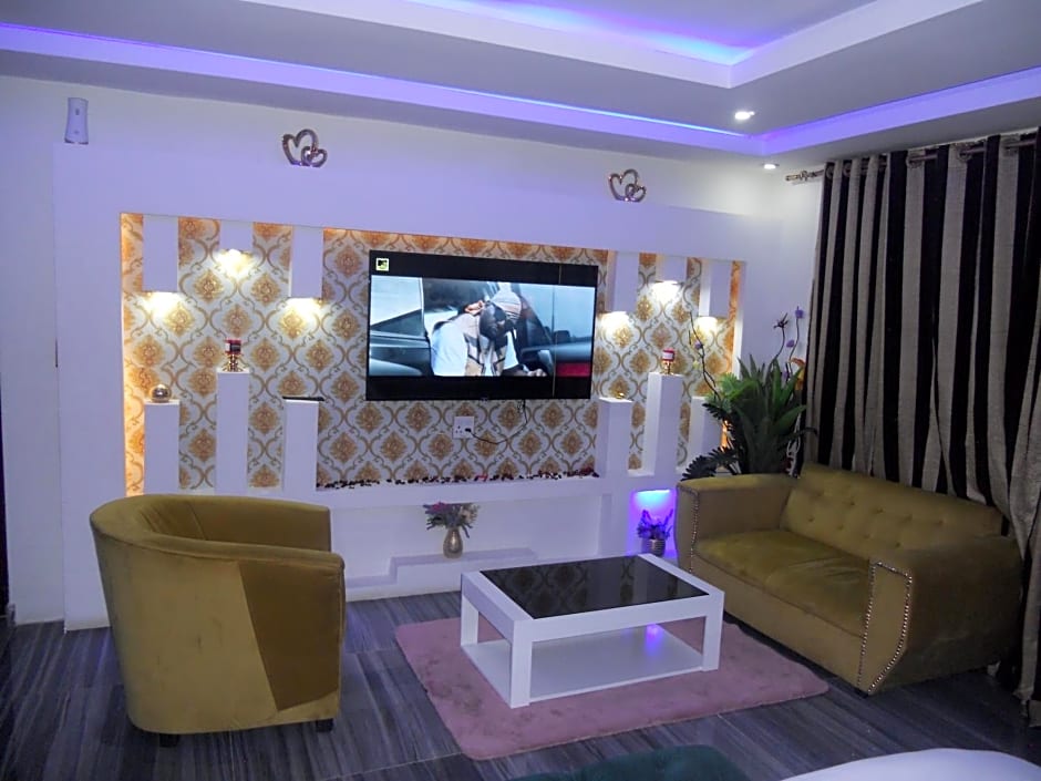 Gold Crown International Hotel