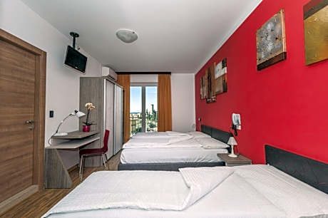 Quadruple Room with Lake View - Upper Floor