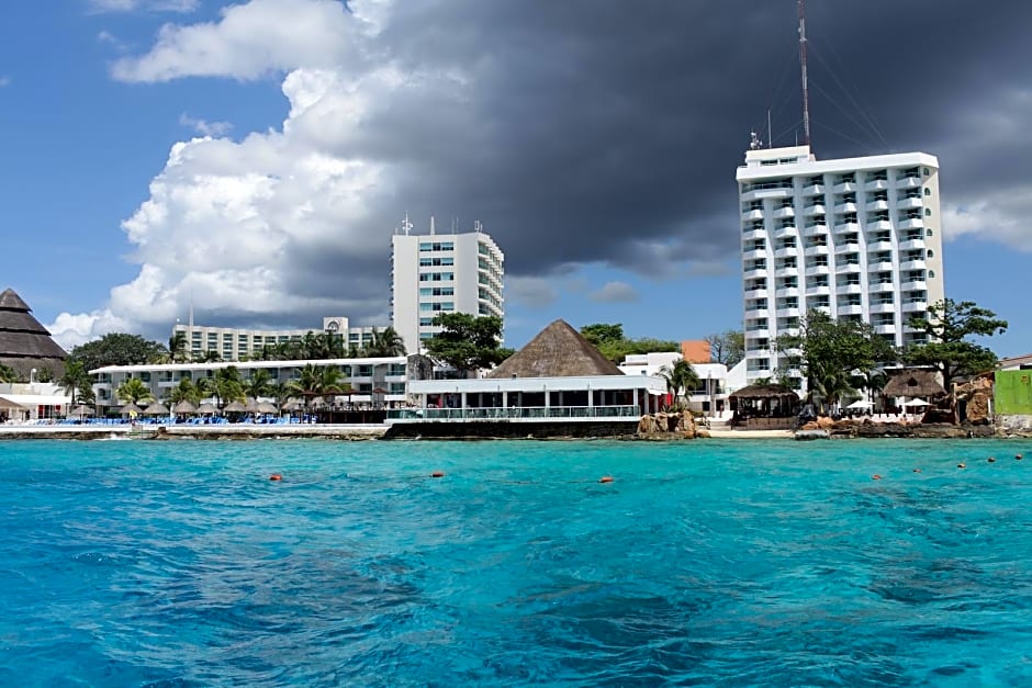 El Cid La Ceiba Beach Hotel