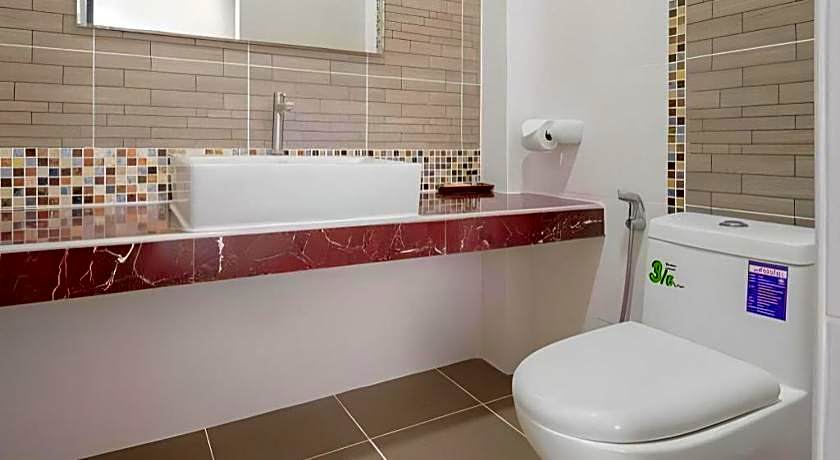 C2U Hotel Uthai Thani