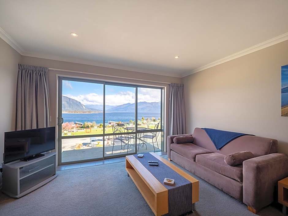 Hotel Lake Brunner