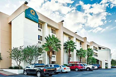 La Quinta Inn & Suites by Wyndham Austin North