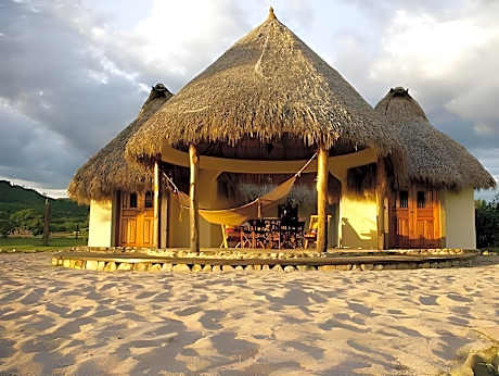 Hotel Punta Teonoste