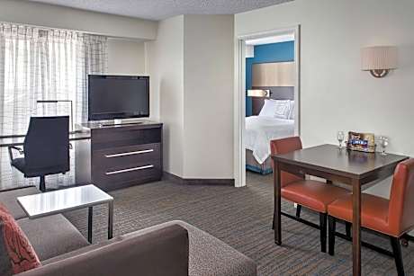 Suite, 2 Bedrooms (Mobility Accessible, Roll-In Shower) (2 Double Beds)