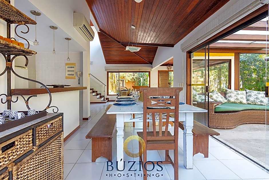 200 Metros da praia, Casa ampla com 4 suítes! BZ55