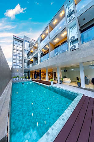 Sky Beach Maldives - Dhiffushi