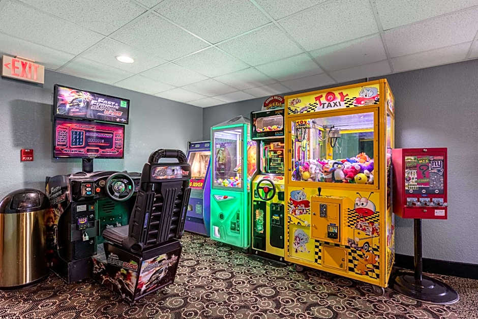 AmericInn & Suites by Wyndham Baraboo Event Center