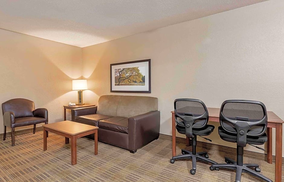 Extended Stay America Select Suites - Detroit - Warren