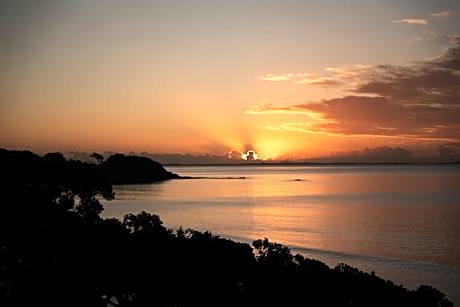 Sunlit Bay Villas