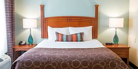 One-Bedroom Queen Suite - Non-Smoking