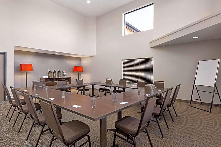 Country Inn & Suites by Radisson, Dahlgren-King George, VA