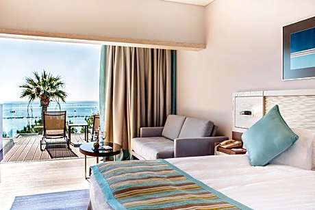 1 King Upgraded Premium Sea View Terrace Sofa Bed