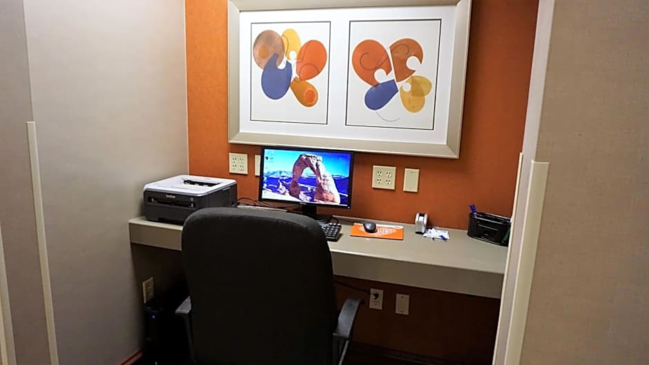 Holiday Inn Express & Suites Gibson By IHG