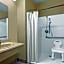 Days Inn & Suites by Wyndham Houston North/Spring