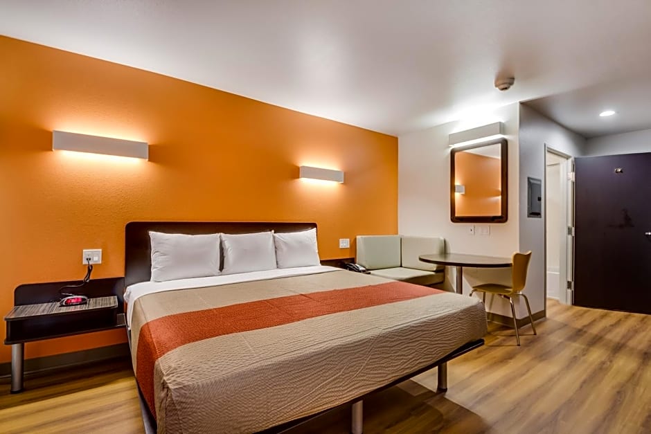 Motel 6-Tulsa, OK