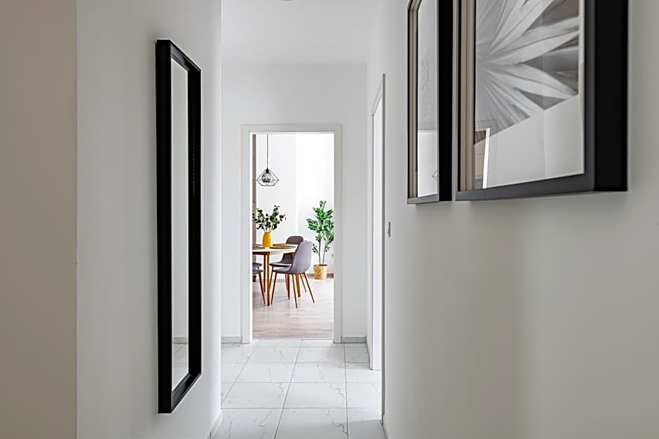 WestSide Garden Apartments by FirstHost