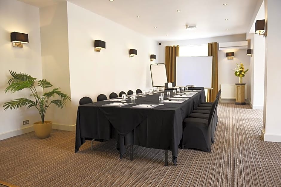 The Riviera Hotel & Holiday Apartments