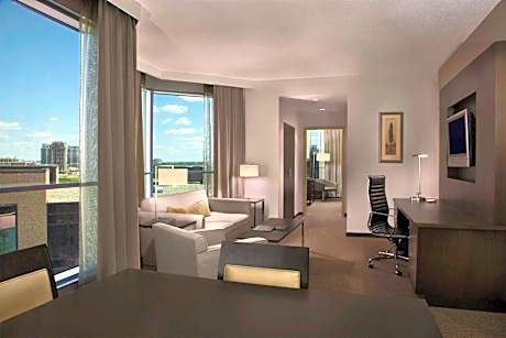 One-Bedroom King Corner Suite