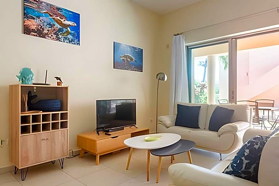 Cozy Place/WiFi/Beach 10 min Walk/Private Pool