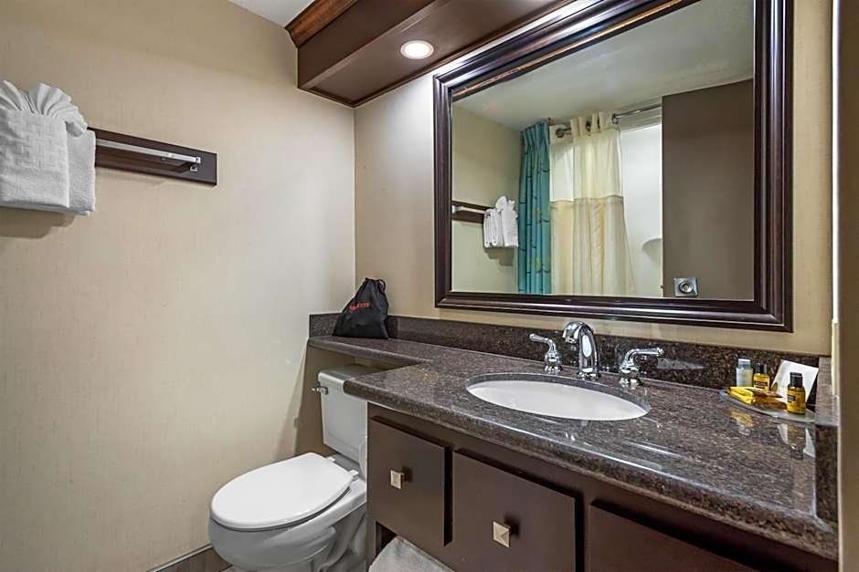 Best Western Plus Port O'Call Hotel