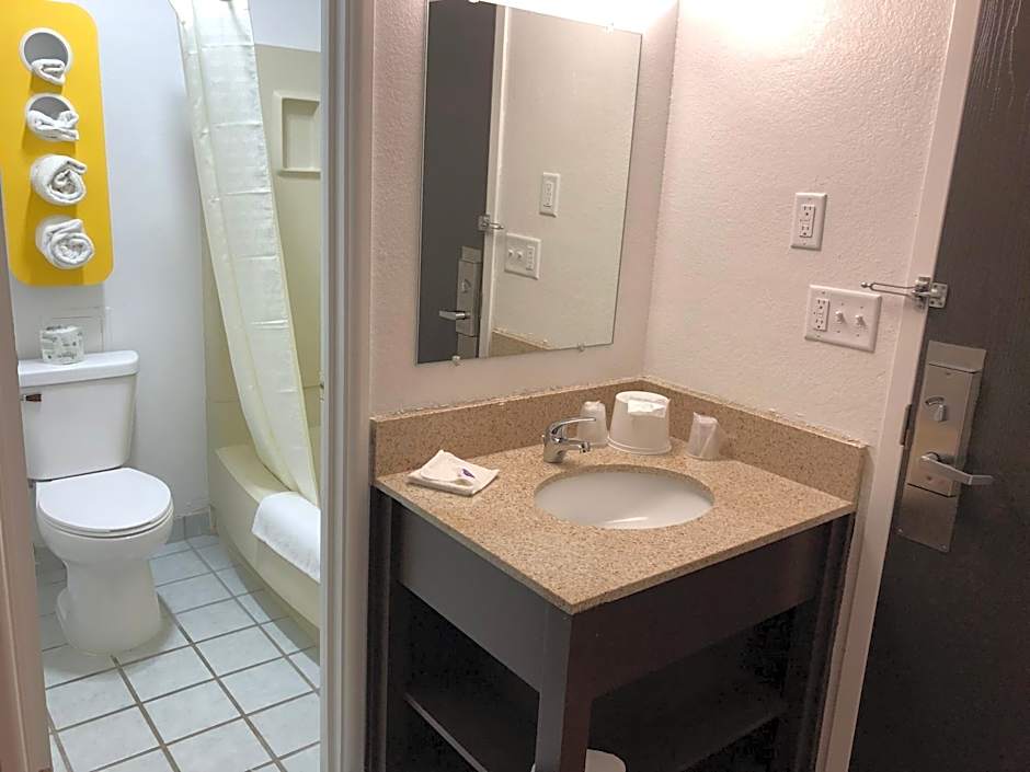 Motel 6-La Crosse, WI