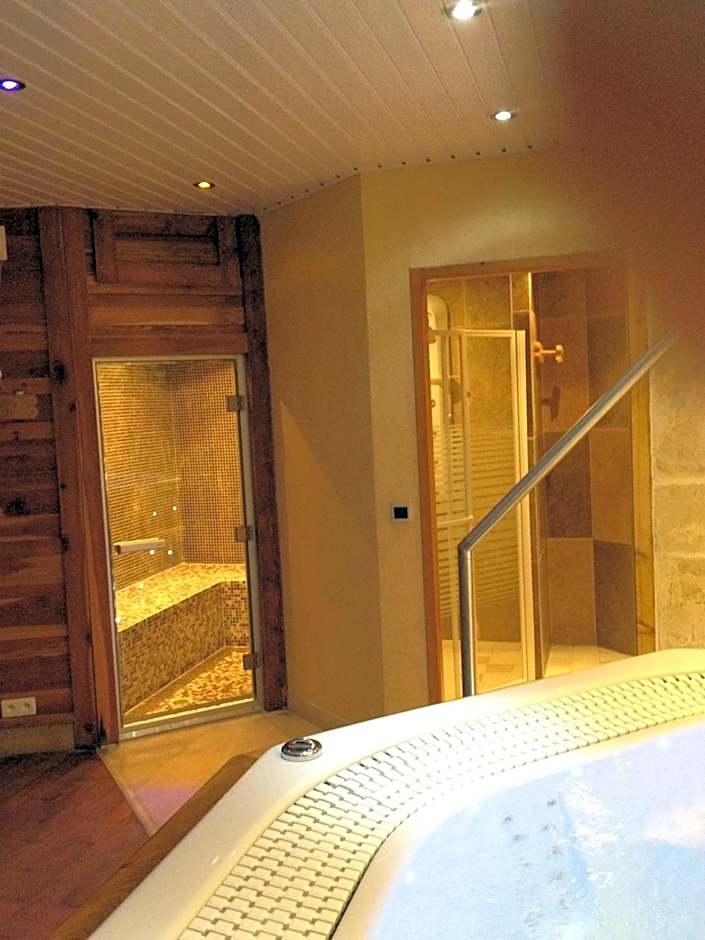 Logis Hôtel & Spa Les Autanes