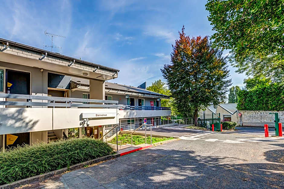 B&B HOTEL Louveciennes