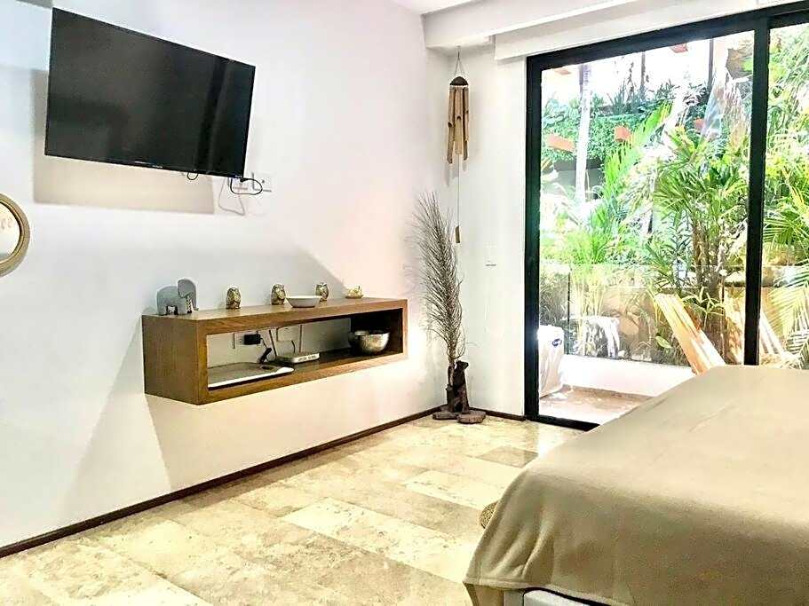 012 Modern Studio Luxurious Condo Wifi 100 Mb