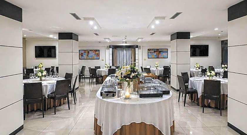 La Costiera Hotel
