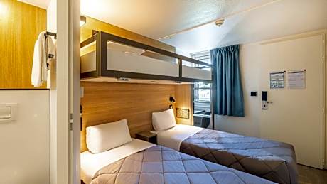 Standard twin Room with One Bunk Bed