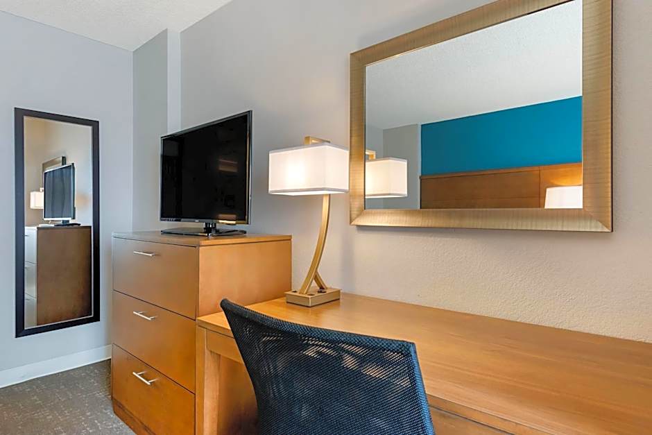 Staybridge Suites Orlando Royale Parc Suites by IHG