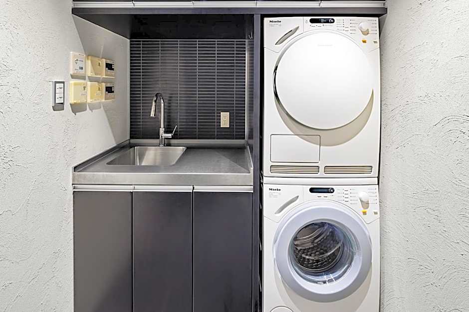 Phoenix Cocoon by HHG