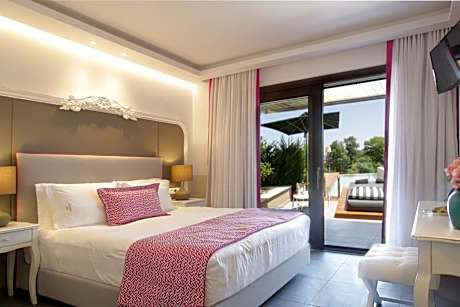 Deluxe Room With Private Pool