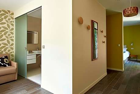 Suite with Garden View