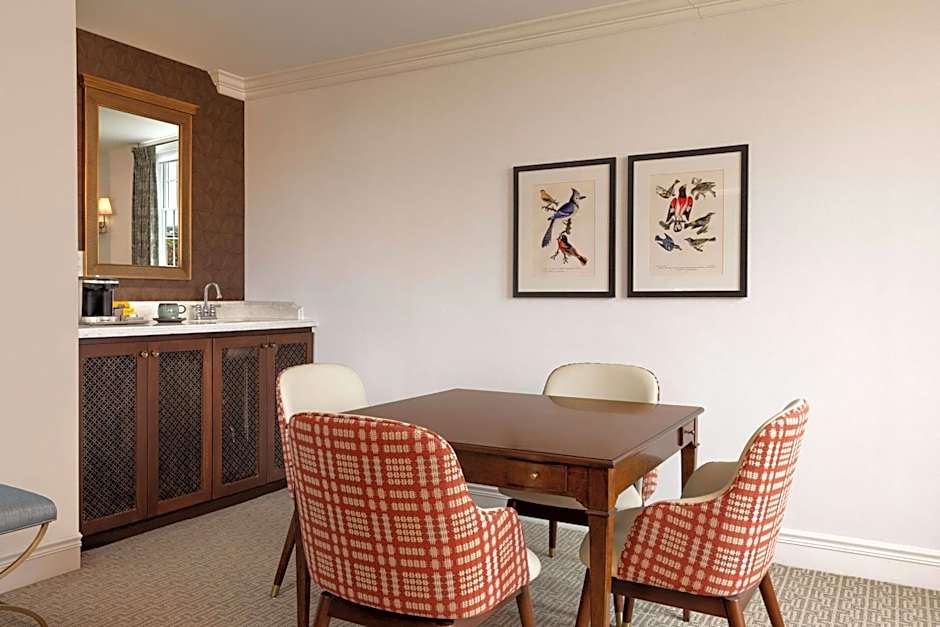 Hotel Roanoke - Conference Center Curio Collection by Hilton