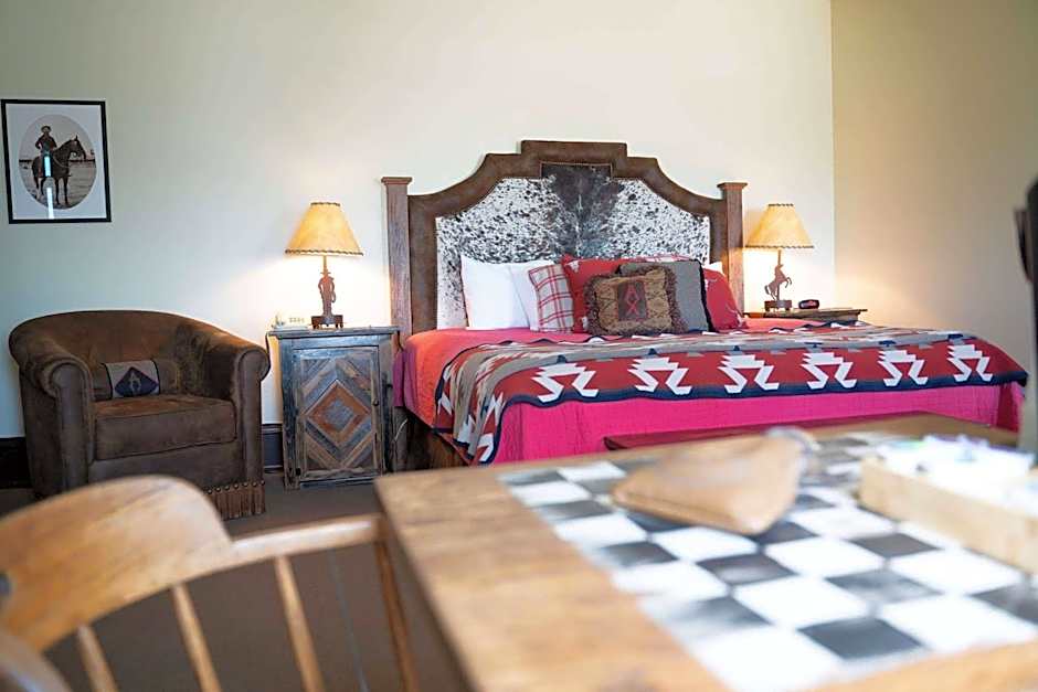 Sheridan Inn, B/W Signature Collection