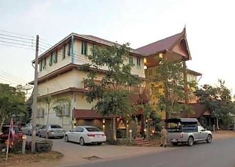 Ruenthai Ayutthaya Resort and Restaurant