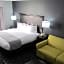 Oak Hill Inn & Suites