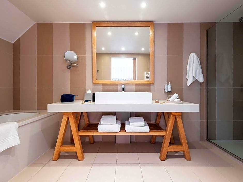 Mercure Maintenon