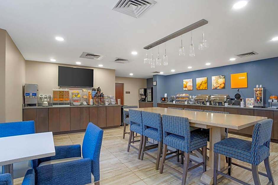 Comfort Suites near Birkdale Village - Huntersville