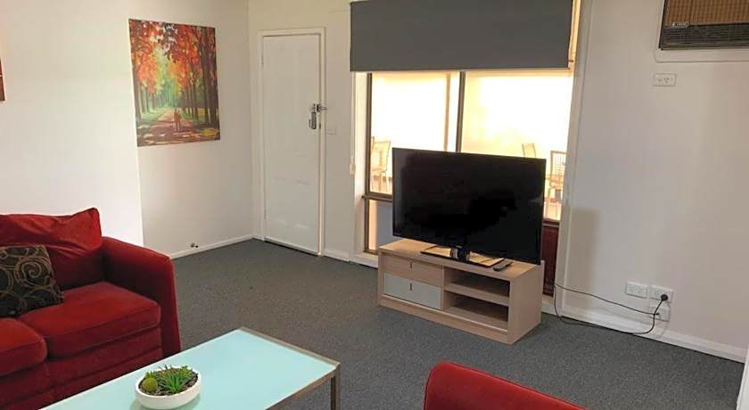 Torrumbarry Motel