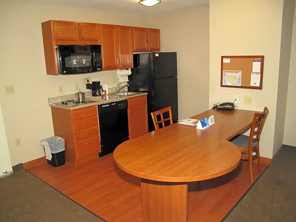 Candlewood Suites Elgin – Northwest Chicago, an IHG Hotel