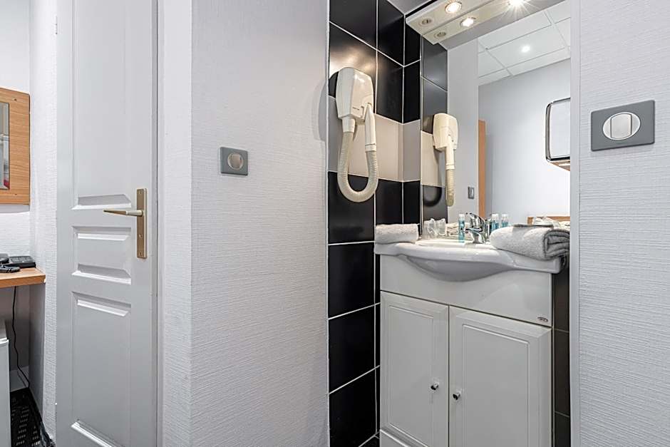 Modern Waikiki Hotel