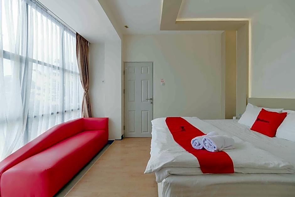 RedDoorz Plus near Millenium ICT Centre Medan 2