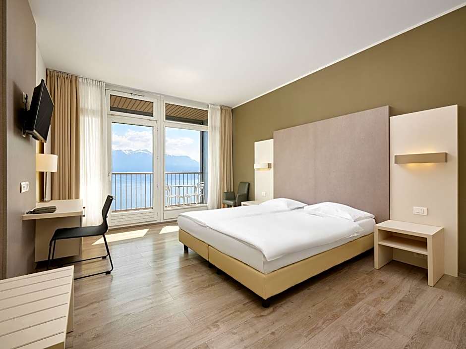 Superior, Lake View, Balcony — 4 fotoğraftan 1. fotoğraf