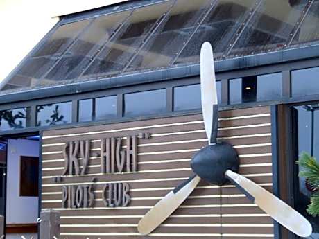 Sky High Hotel Airport 200 meters from the terminal